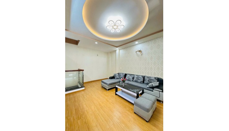 NHÀ BÁN 5 TOILET, XE HƠI ĐẬU TRONG NHÀ THỐNG NHẤT - P.11 - GÒ VẤP